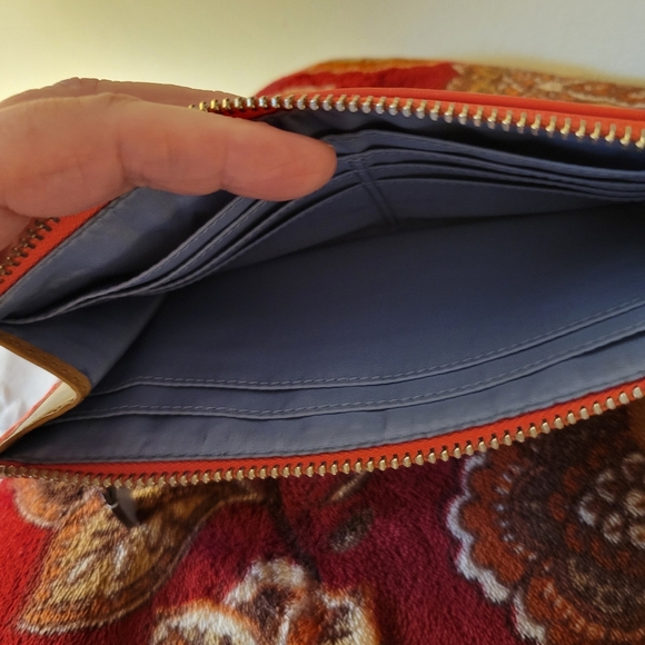 Coach legacy color block leather large zippy wallet/ wristlet. - Picture 5 of 6